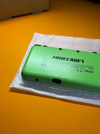 Nintendo 2DS XL Minecraft Creeper Edition