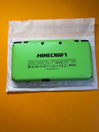 Nintendo 2DS XL Minecraft Creeper Edition