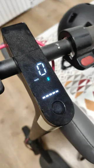 Patinete eléctrico Xiaomi muy usado