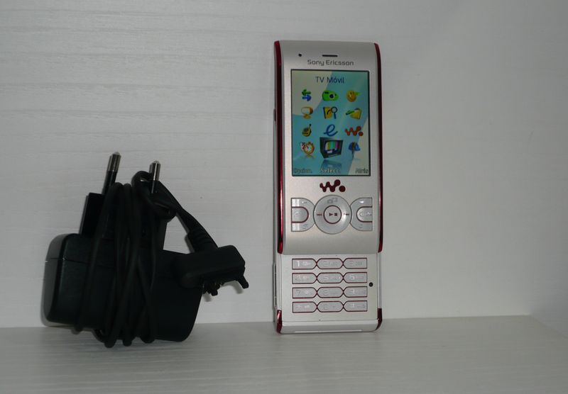 Sony Ericsson W595 Walkman Rojo/Plateado afbeelding 2