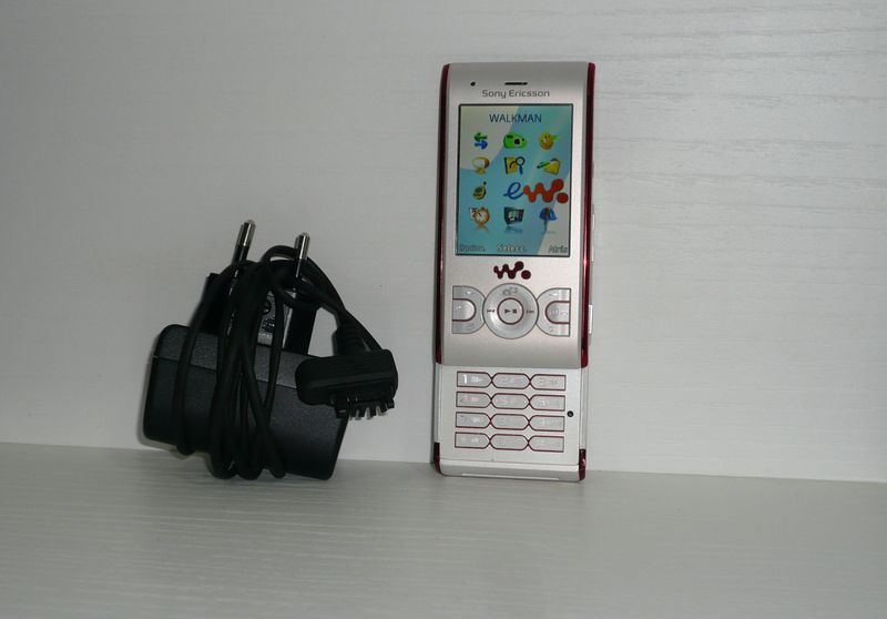 Sony Ericsson W595 Walkman Rojo/Plateado afbeelding 4