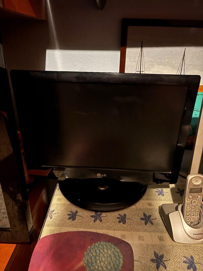 TV LG 23''