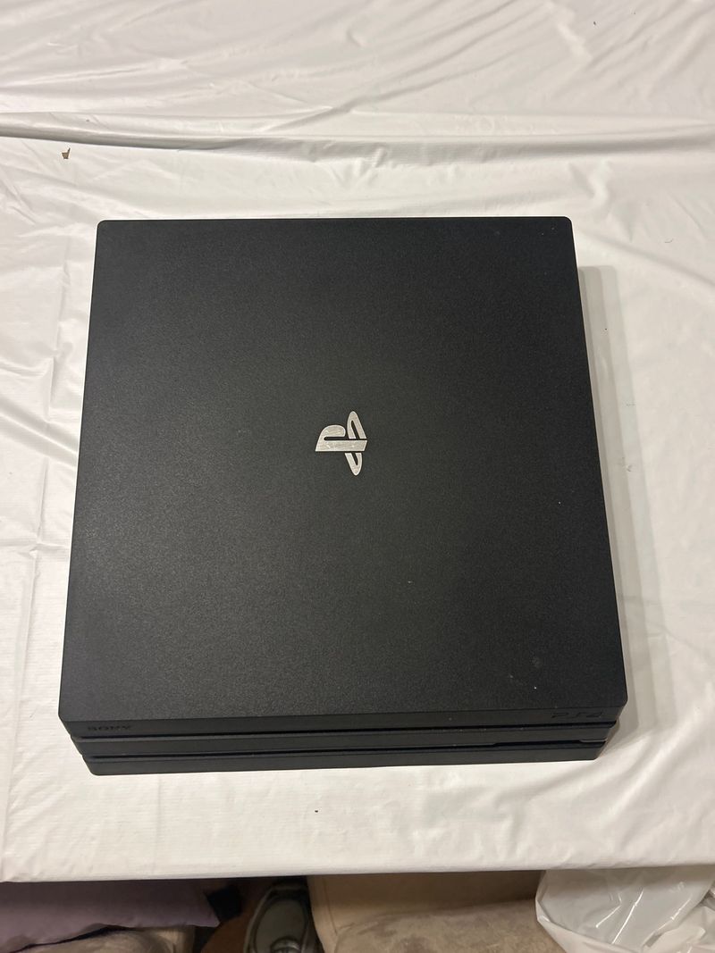 Playstation 4 Pro 1TB Negra