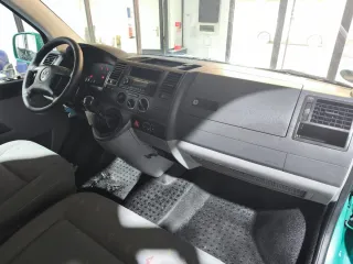 Volkswagen Caravelle 2009