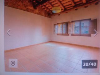 CHALET DE 371 Mo PISCINA,6 HAB 3 BAÑ (VACARISSAS)