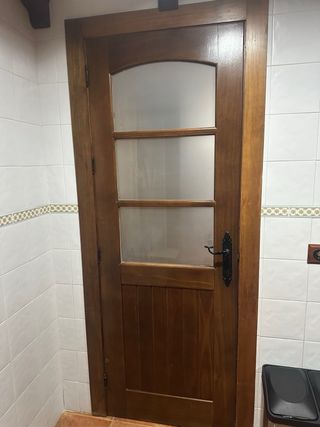 Puerta de madera rústica