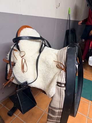 Silla de montar Zaldi con zalea y estribo regalo