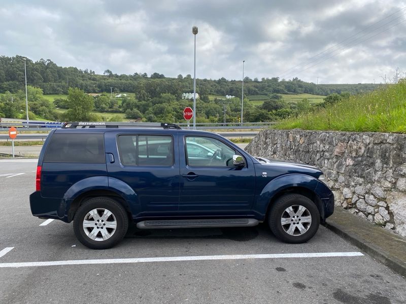 Nissan Pathfinder 2005 - foto 1