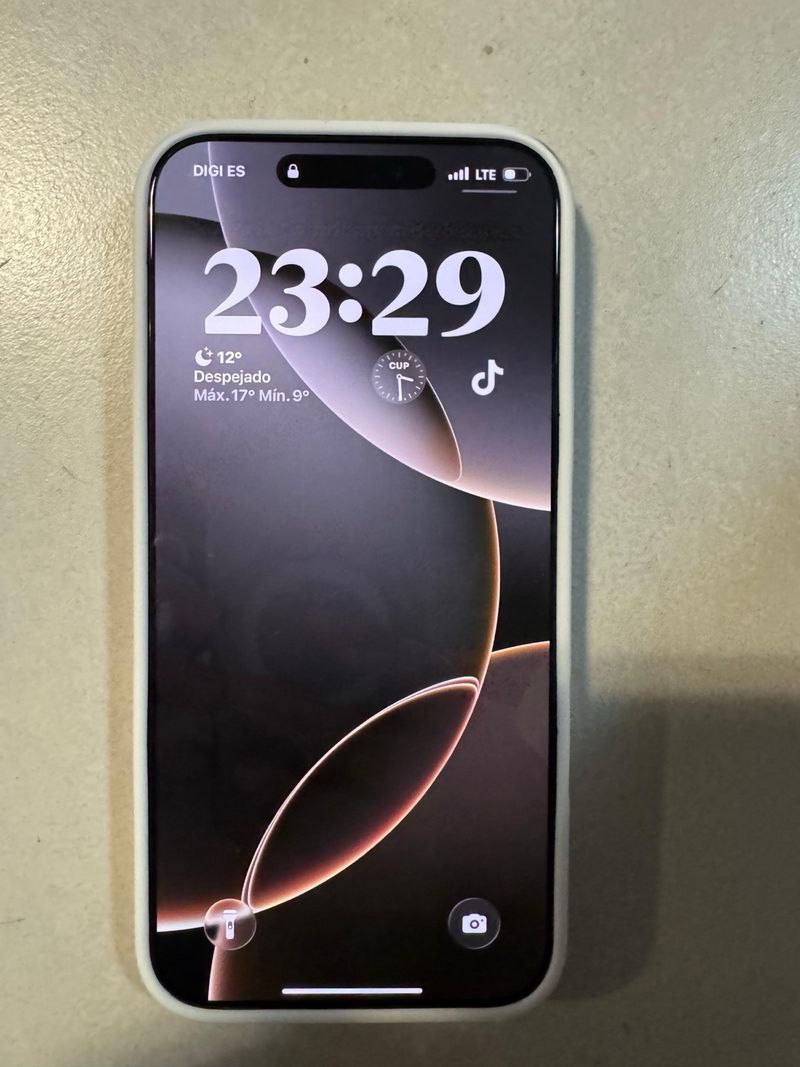 iPhone 16 Pro Max Plata afbeelding 3