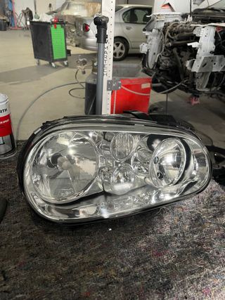 Faro delantero derecho Golf
