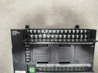 PLC OMRON SYSMAC CP1L