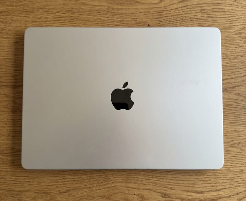 MacBook Pro M4 16+1TB Plata