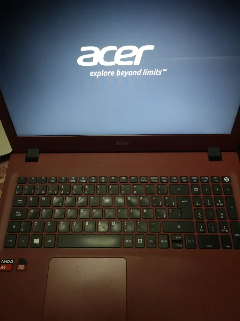 Portátil Acer Rojo
