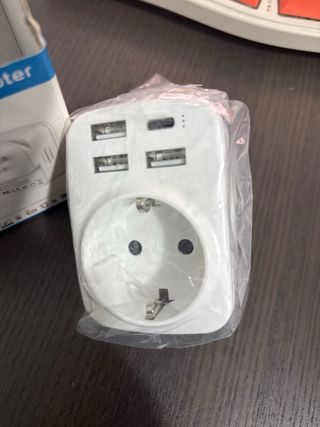 Adaptador Enchufe Universal USB Viaje