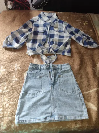 Blusa corta cuadros azul y blanco