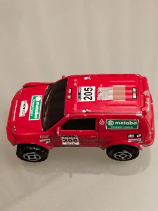Coche de juguete Mitsubishi Montero Rojo