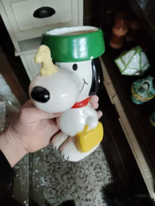 Figura Snoopy con sombrero verde