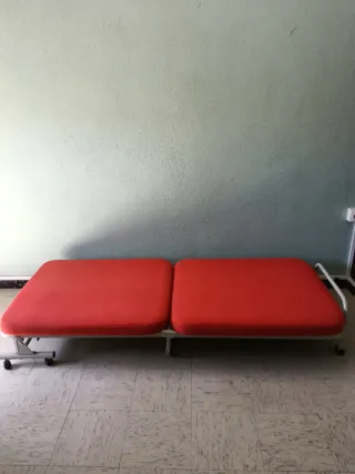 Cama Plegable Naranja y Gris