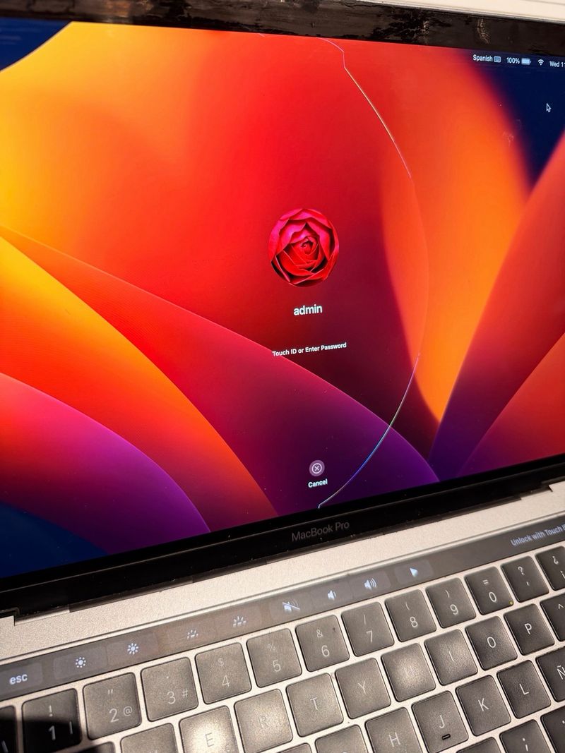 MacBook Pro 13 2019 LEER afbeelding 2