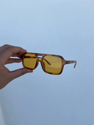 Gafas retro 80s marrones y amarillas