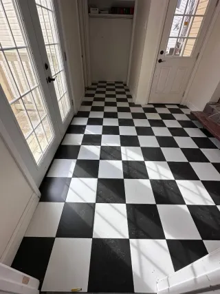 Suelos de baldosas blanco y negro