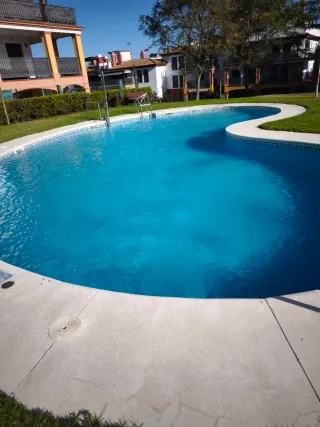 Se alquila piso, en urb costa esuri, piscina, play