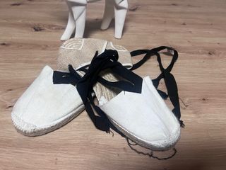 Saragüell Chaleco bordado morado y azul