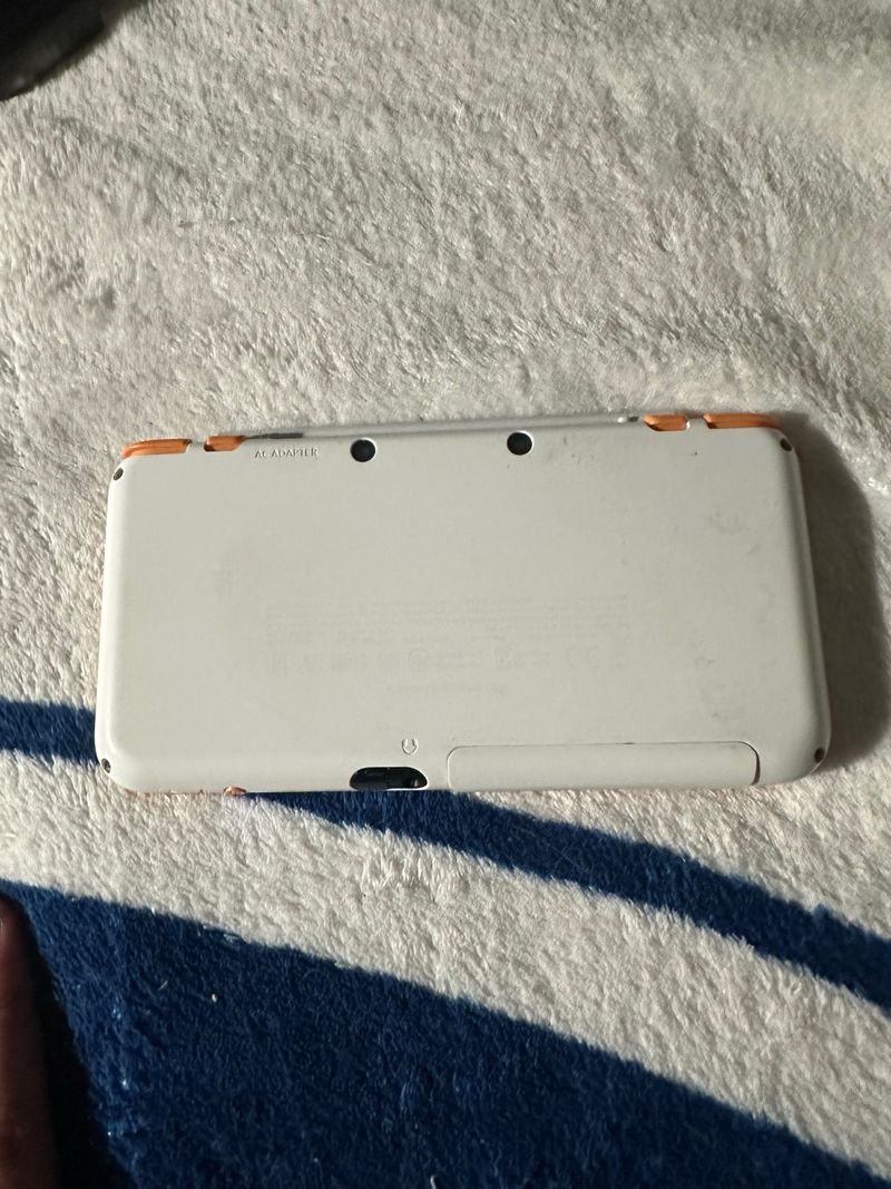 Nintendo new 2ds XL version blanca con naranja afbeelding 3