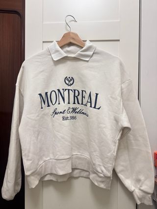 Sudadera Stradivarius beige con cuello