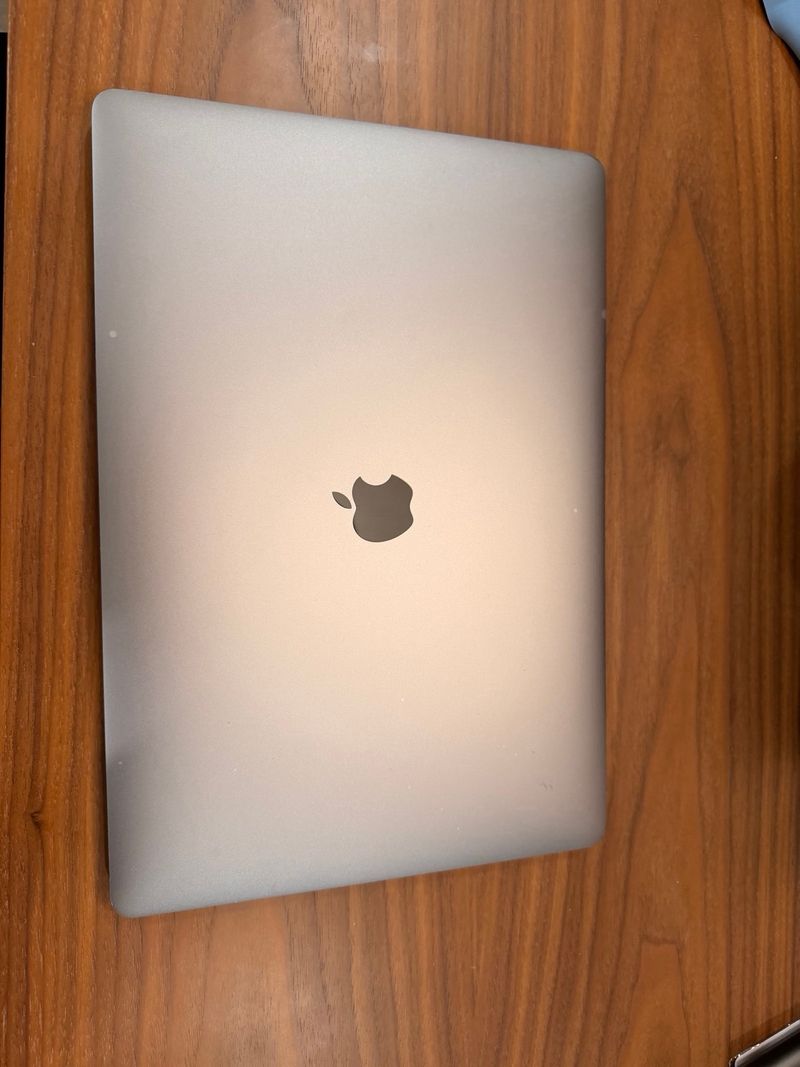MacBook Pro 15 Retina 2018 i9 2.9GHz afbeelding 2