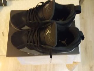 Zapatillas Jordan Negras/Gris Talla 42.5