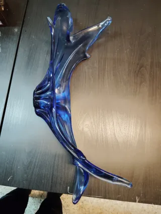 Figura de cristal azul
