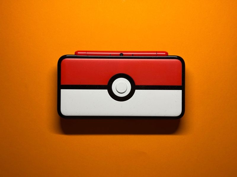 LEER* New Nintendo 2DS XL Edición Poké Ball