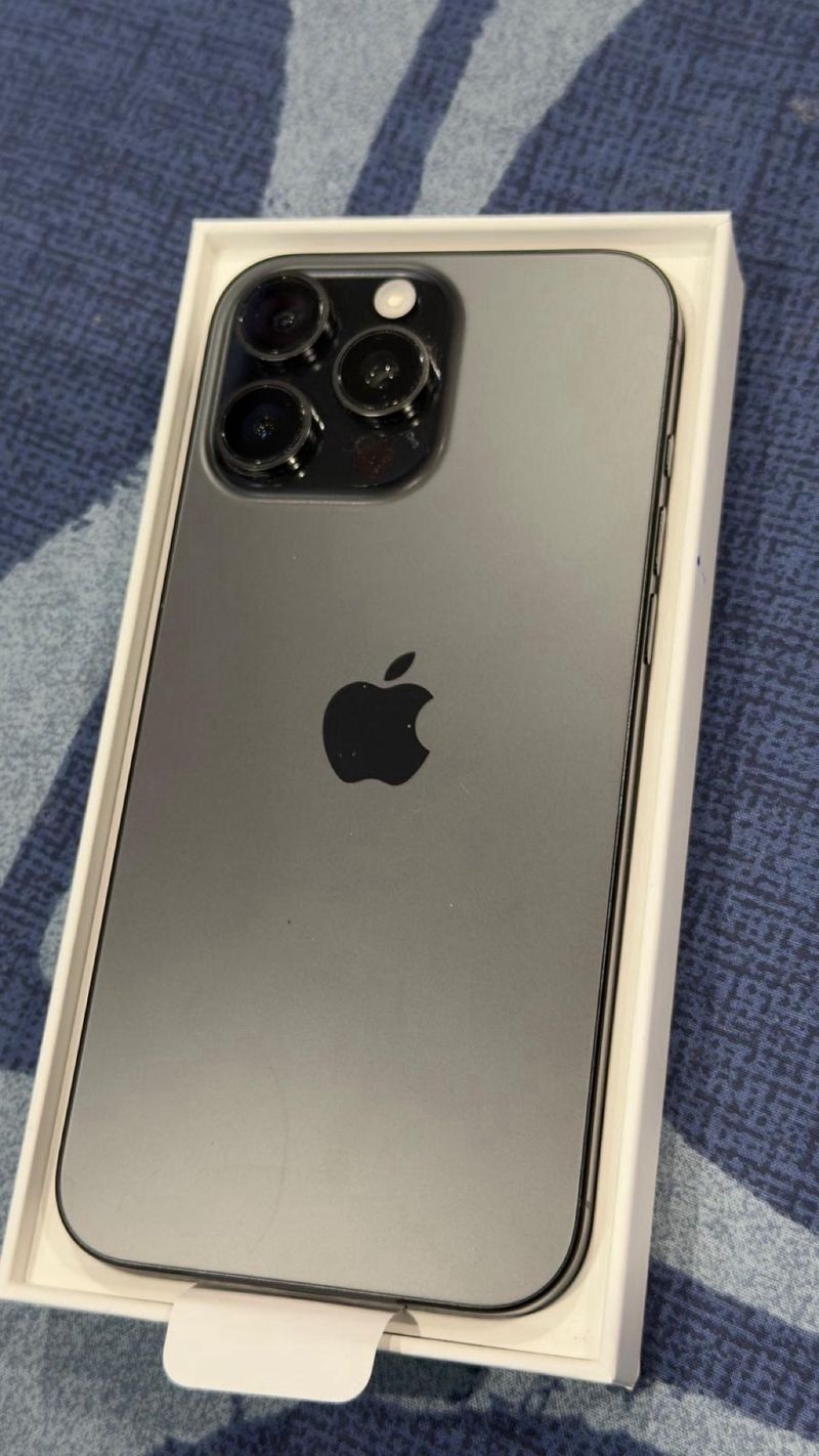iPhone 16 Pro Max 1TB Black Titanium – Como nuevo afbeelding 3