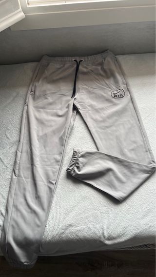 Chaqueta Nike Air Gris con Capucha