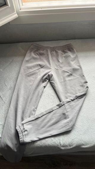 Chaqueta Nike Air Gris con Capucha