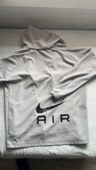 Chaqueta Nike Air Gris con Capucha