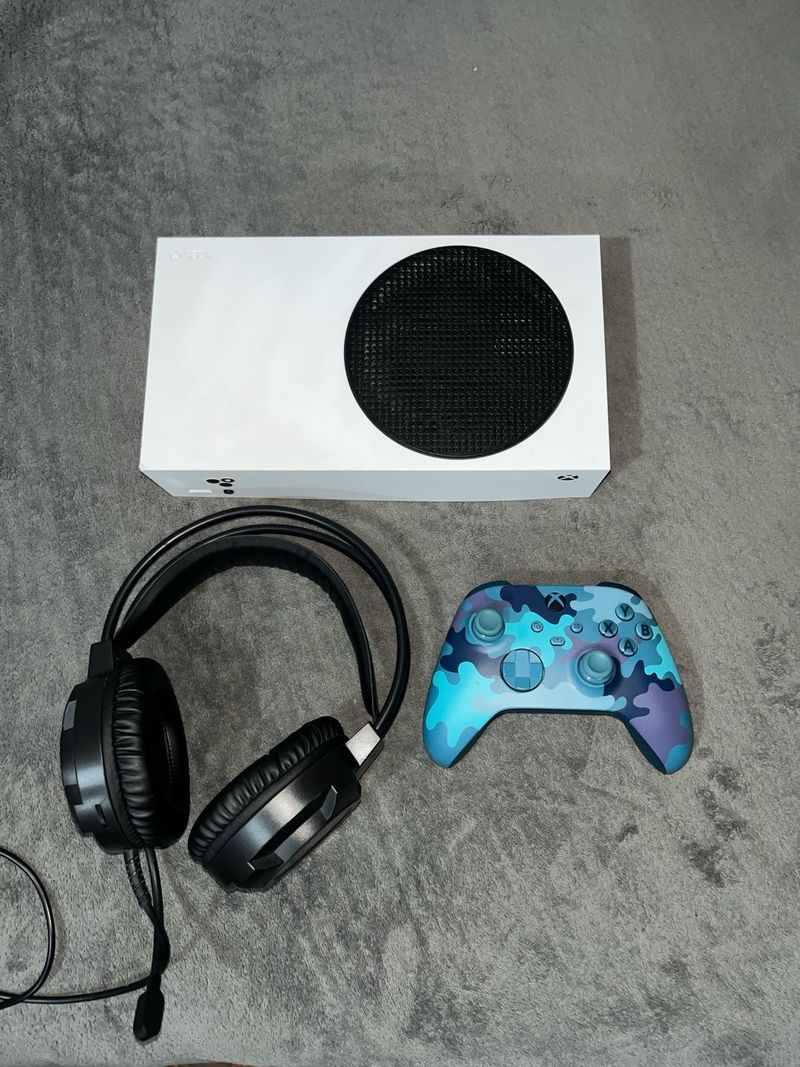 Xbox Series S 512GB + Auriculares + Mando