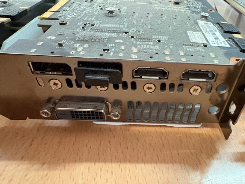 ASUS GTX 1070 8GB Dual OC afbeelding 5
