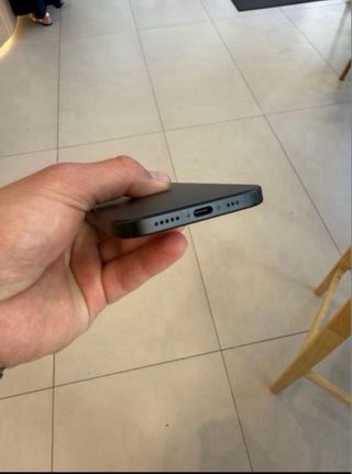 iPhone 15 128GB Negro + Cargador + Caja