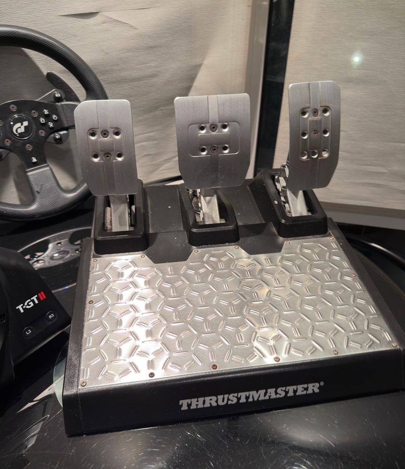 Thrustmaster T-GT II, pedales TLCM, y volante afbeelding 6