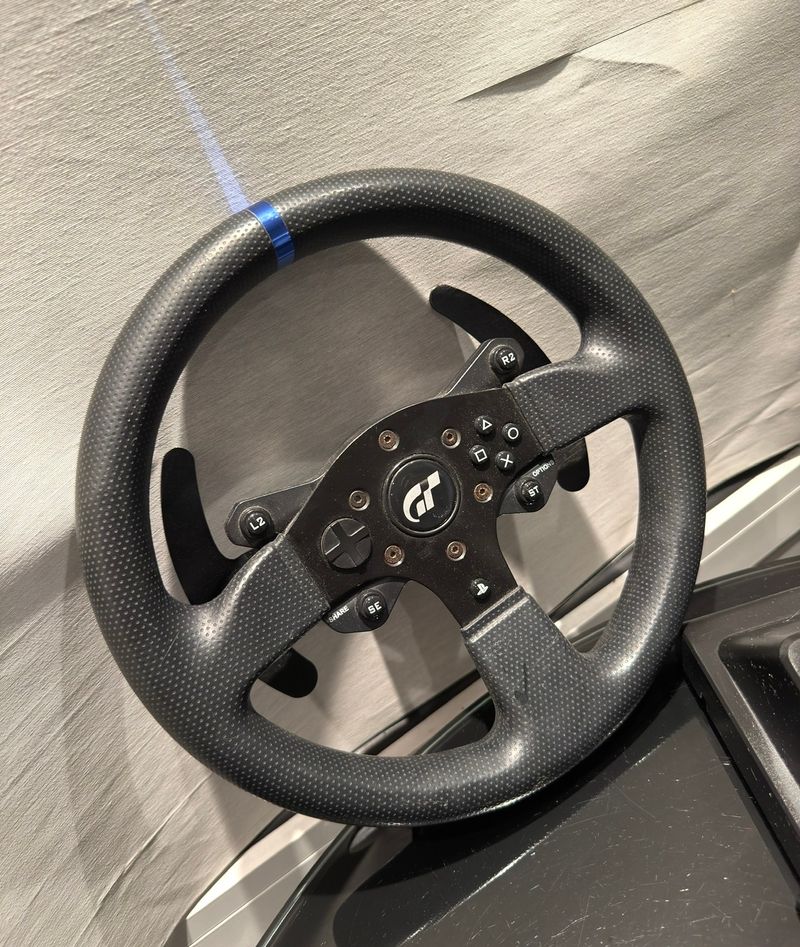 Thrustmaster T-GT II, pedales TLCM, y volante afbeelding 5