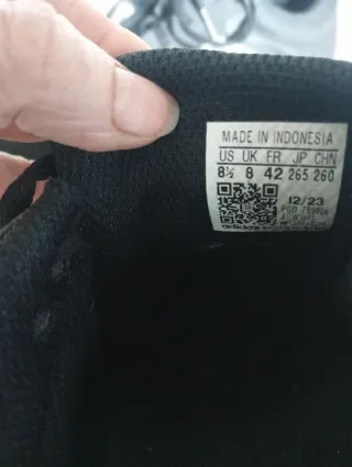 Deportivas Adidas Negras y Blancas