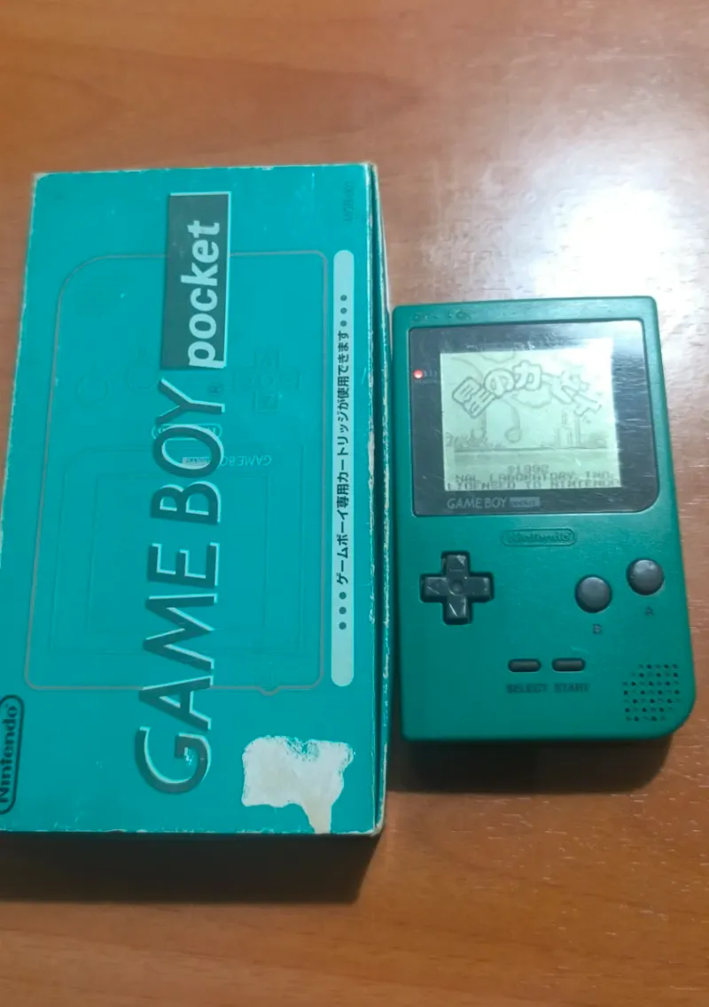 Nintendo Game Boy Pocket con caja