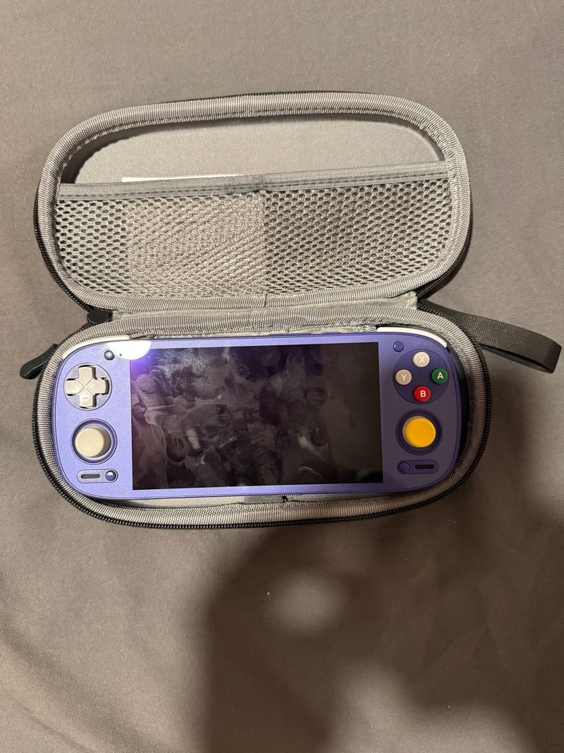 Retroid Pocket 5 Morado