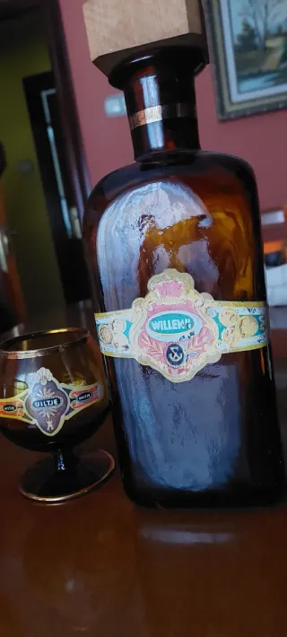 Botella Licor Vintage y 6 Copas Coñac