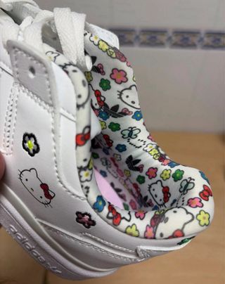 Zapatillas Adidas Hello Kitty Edición Especial