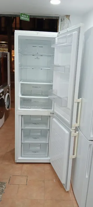 NEVERA COMBI L.G NO FROST ENERGÍA A+