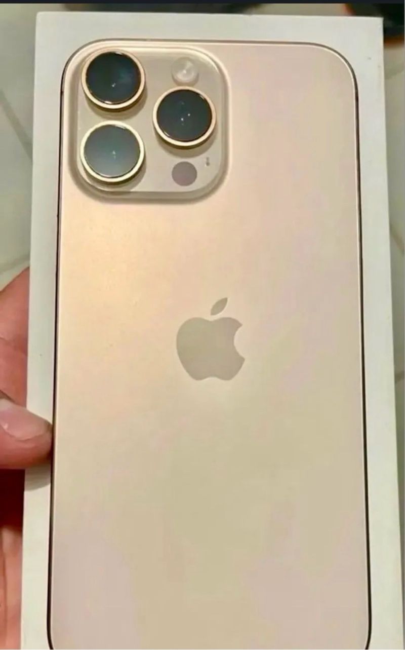 iPhone 16 Pro Max 256GB Dorado afbeelding 3
