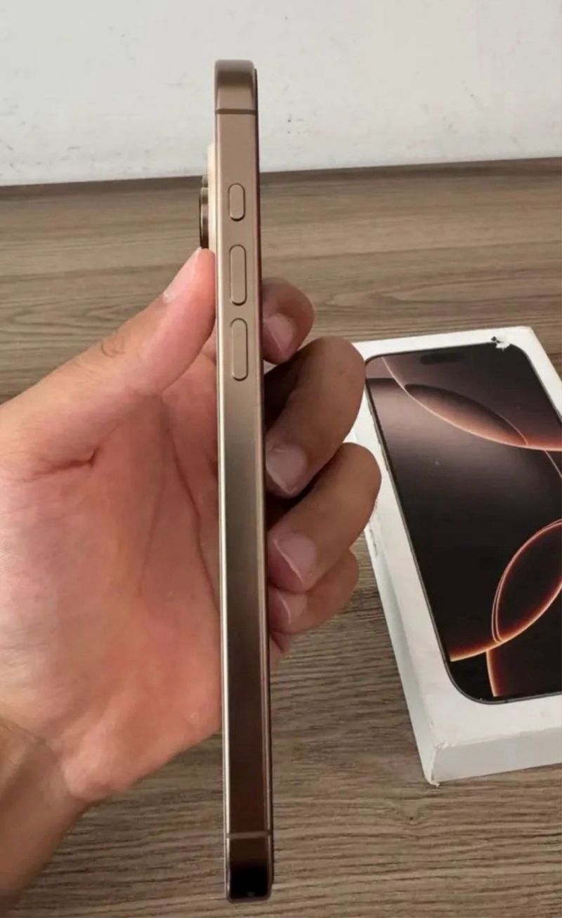 iPhone 16 Pro Max 256GB Dorado afbeelding 2